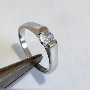Solitaire Ring White Metal Sterling Silver Cubic Zirconia Size 12